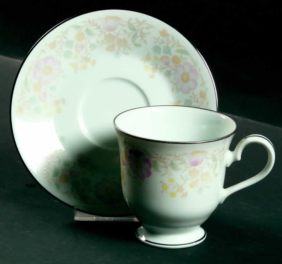 Chiffon Footed Cup & Saucer Set by Nitto-1