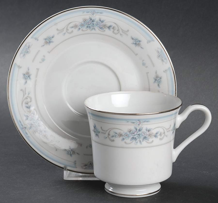 Claridge Footed Cup & Saucer Set by Nitto-1