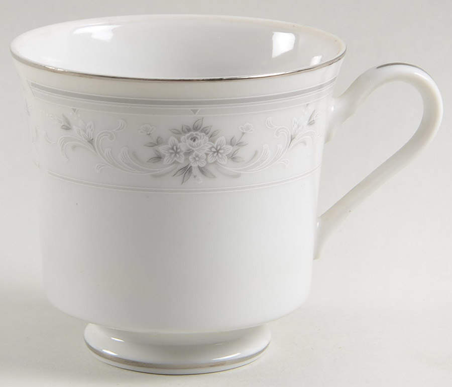 Cotillion Footed Cup by Nitto-1