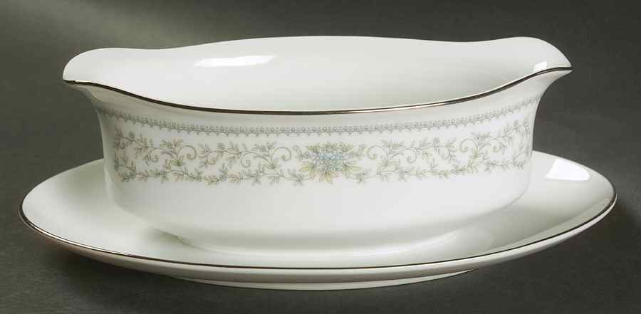 Hanover Platinum Gravy Boat with Attached Underplate by Nitto-1