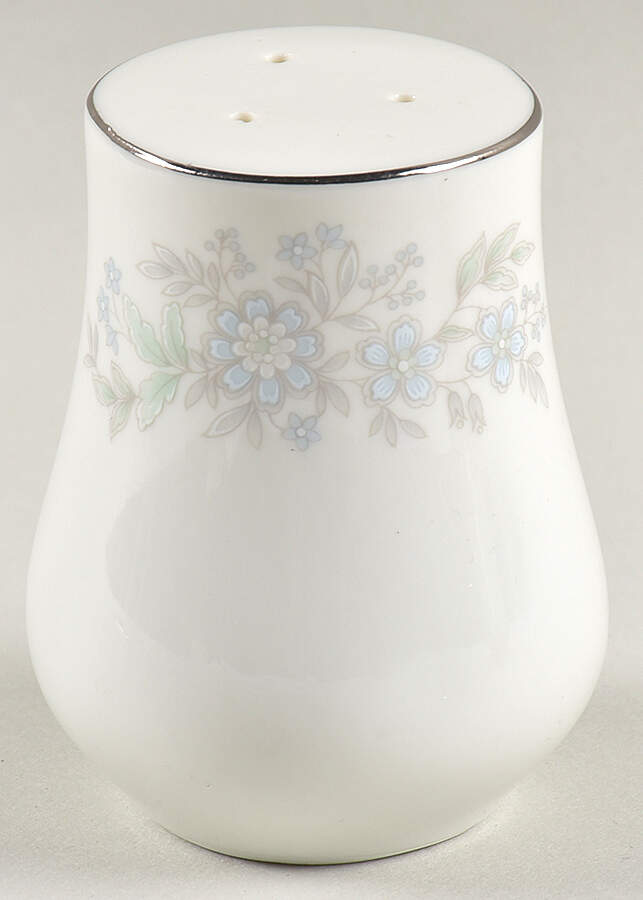 Harrington Salt Shaker by Nitto-1