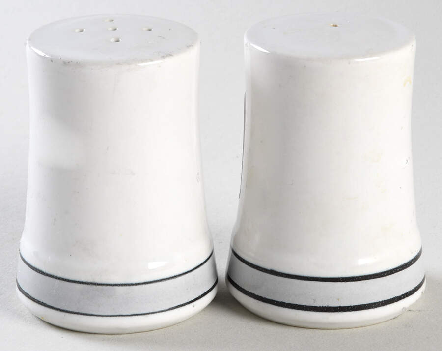 Horizon East Salt & Pepper Set by Nitto-1