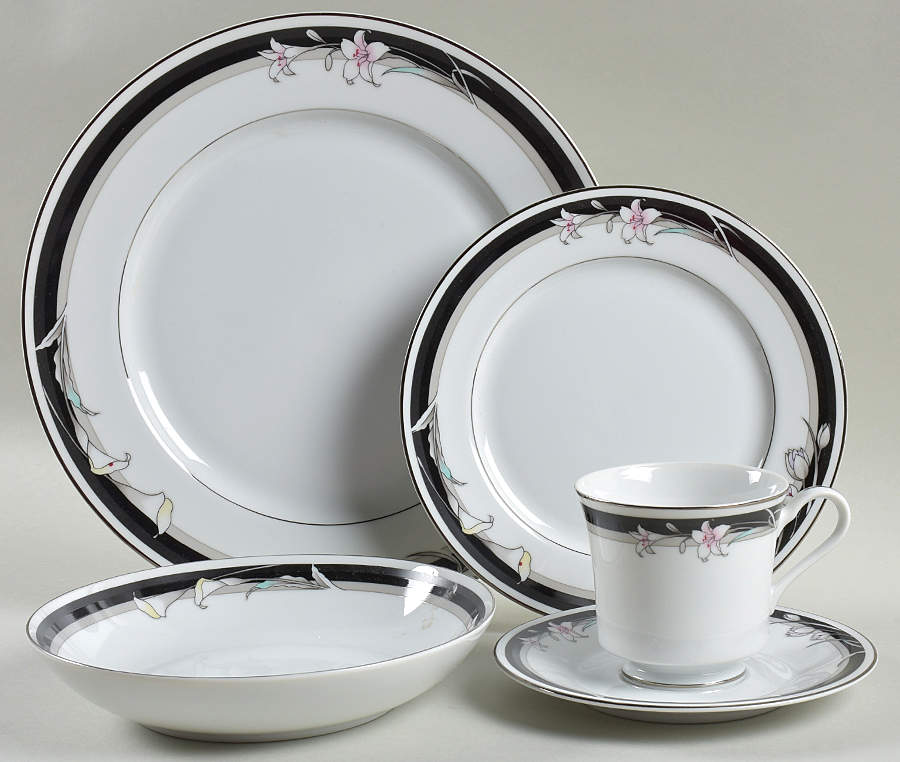 Kabuki 5 Piece Place Setting by Nitto-1
