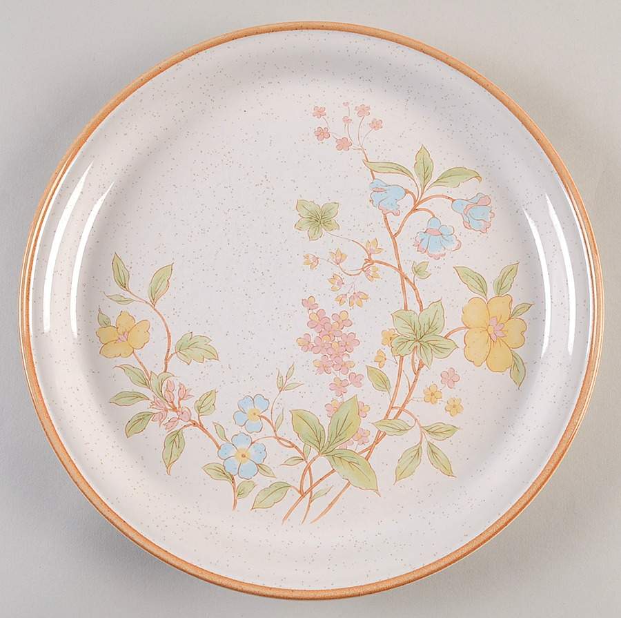 Laurel Dinner Plate by Nitto-1