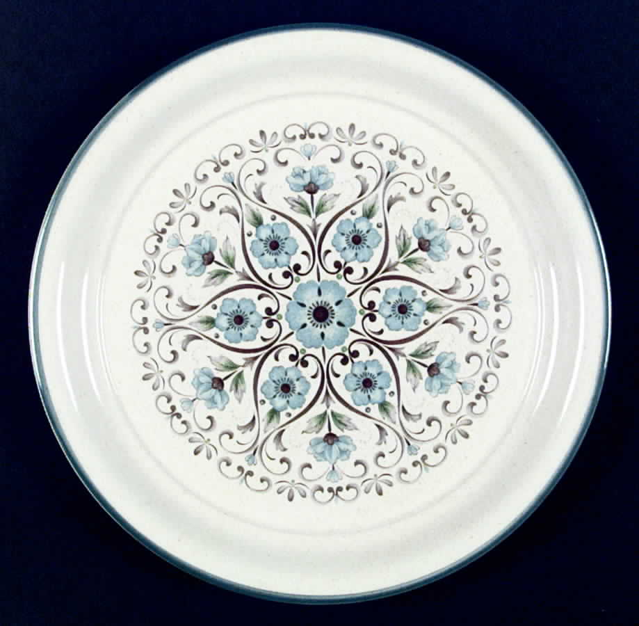 Nordic Nights Dinner Plate by Nitto-1