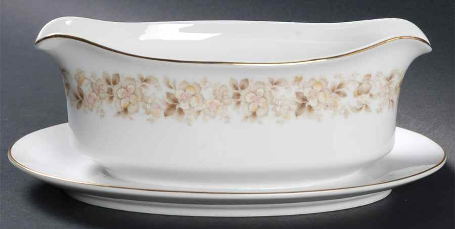 Oakbrook Gravy Boat with Attached Underplate by Nitto-1