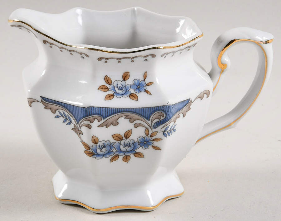 Tradition Creamer by Norleans-1