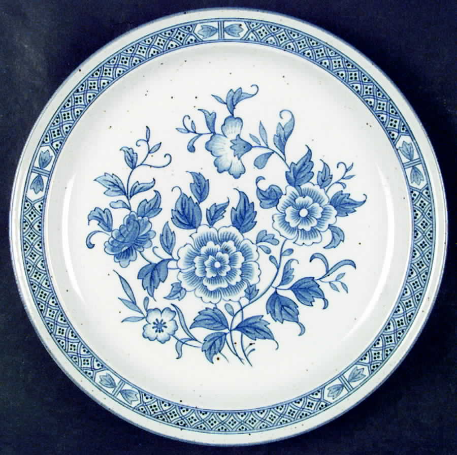 Vienna Dinner Plate by Norleans-1
