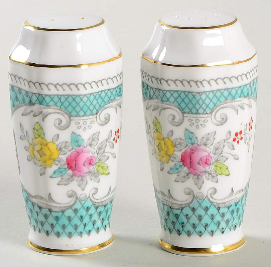 Lowestoft Salt & Pepper Set by Northumbria-1