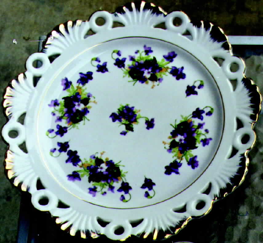 NUN1 Cake Plate by Nunome-1