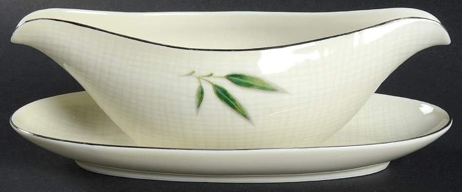 Willow Gravy Boat with Attached Underplate by Nunome-1