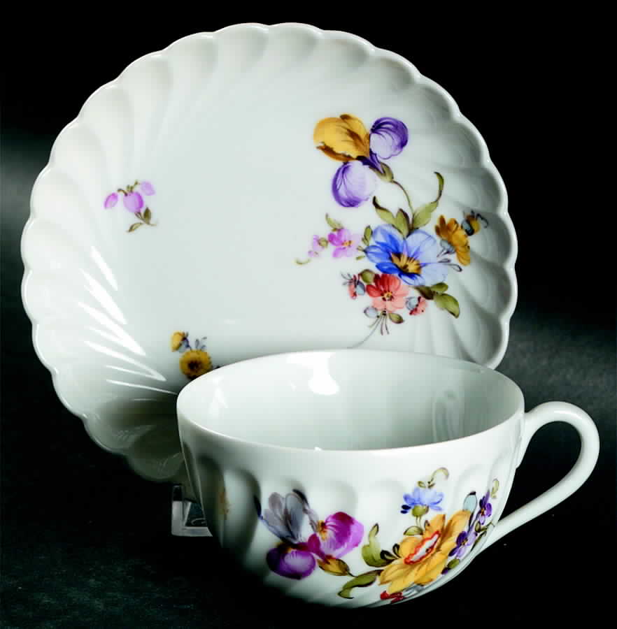 1012 Flat Demitasse Cup & Saucer Set by Nymphenburg-1