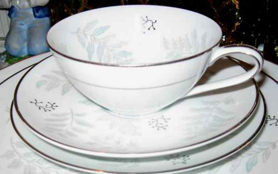 284 Flat Cup & Saucer Set by Noritake-1