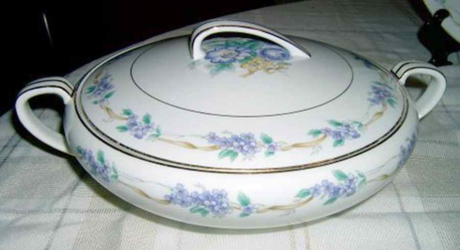 N1432 Round Covered Vegetable by Noritake-1