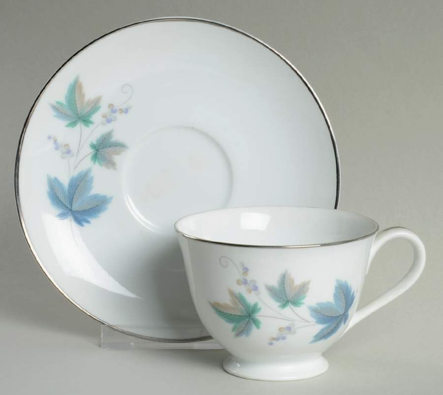 Vintage Footed Cup & Saucer Set by Noritake-1