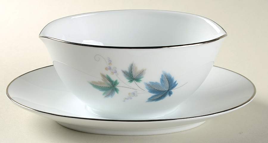 Vintage Gravy Boat with Attached Underplate by Noritake-1
