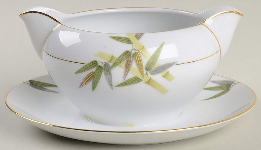 NAR28 Gravy Boat with Attached Underplate by Narumi-1