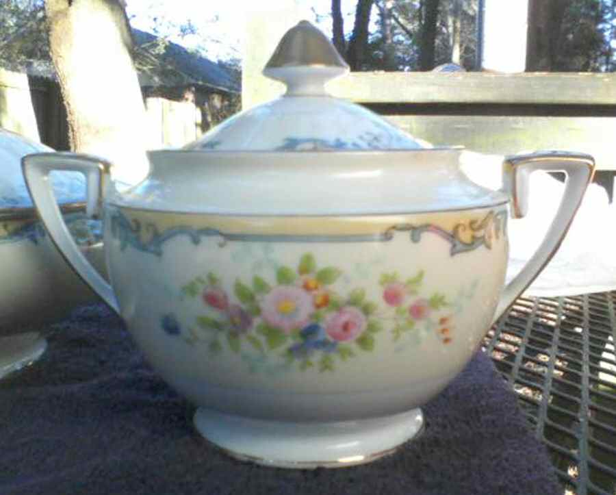 N920 Sugar Bowl & Lid by Noritake-1