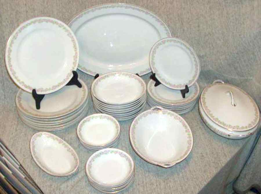 N1052 Oval Covered Vegetable by Noritake-1