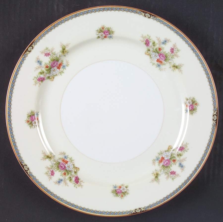 N928 Dinner Plate by Noritake-1