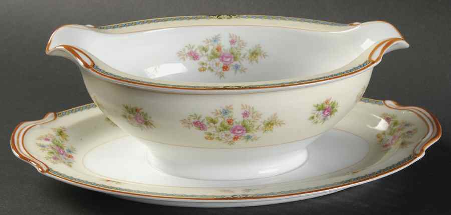 N928 Gravy Boat with Attached Underplate by Noritake-1