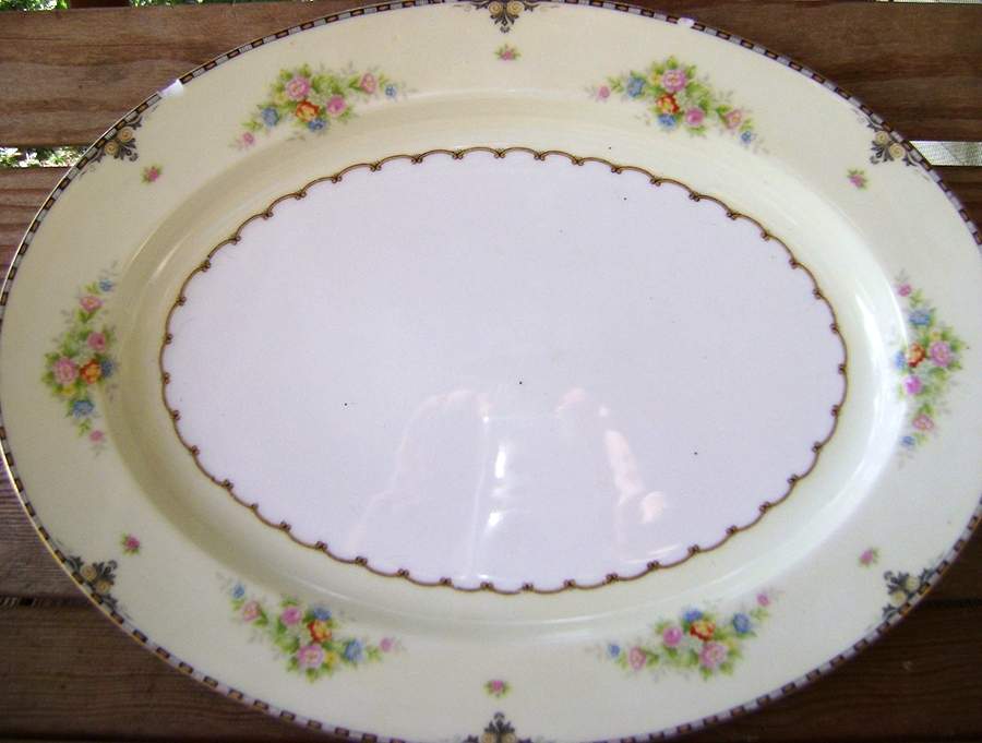 N938 16" Oval Serving Platter by Noritake-1