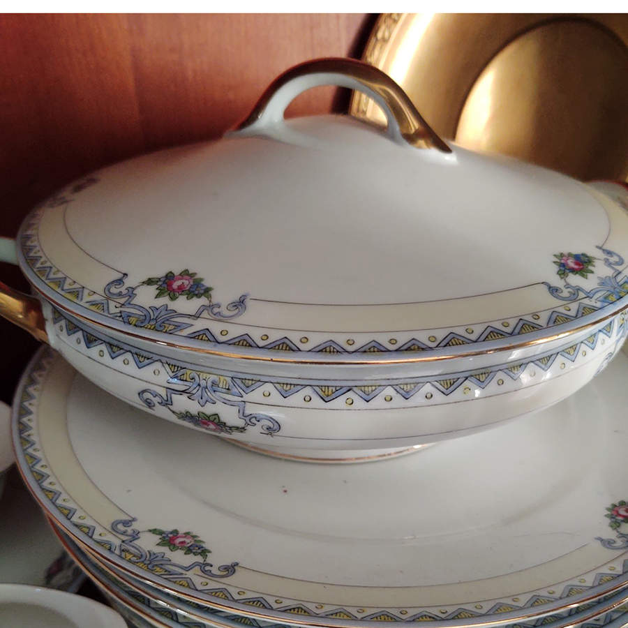 N944 Round Covered Vegetable by Noritake-1