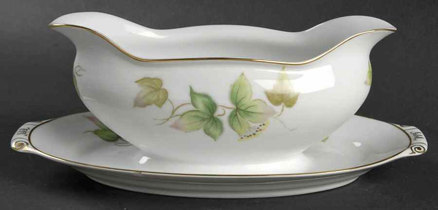 Spring Ivy Gravy Boat with Attached Underplate by Narumi-1