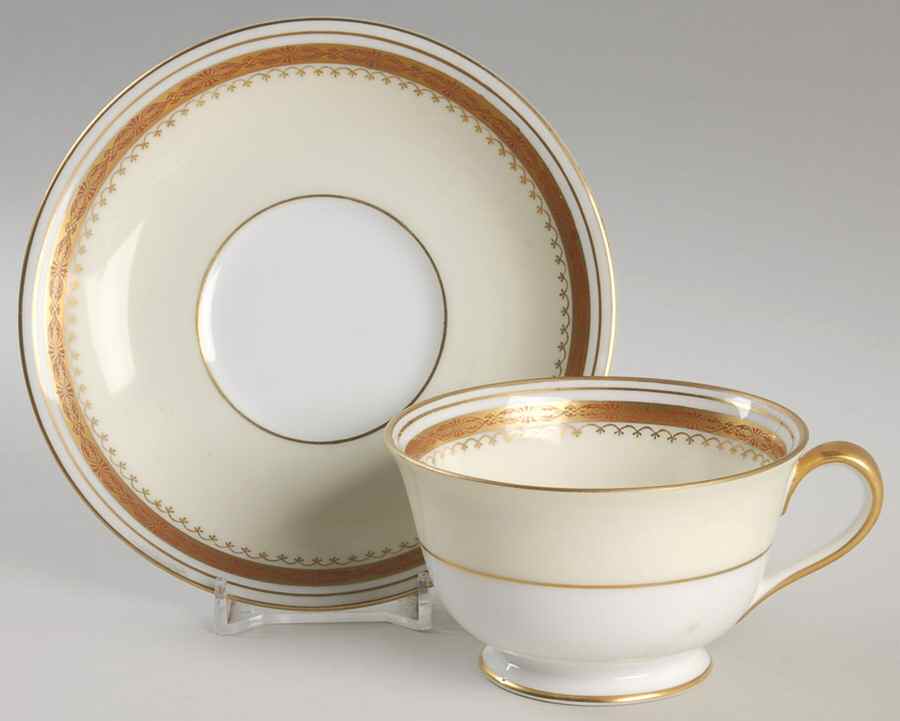 Gerlada Footed Cup & Saucer Set by Noritake-1