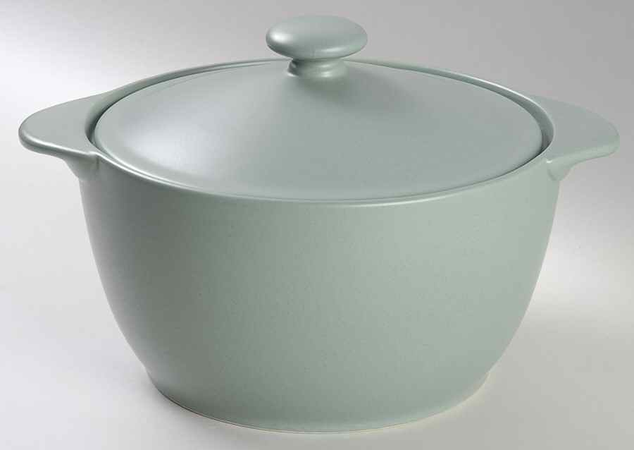 Colorwave Green 2 Qt Round Covered Casserole by Noritake-1