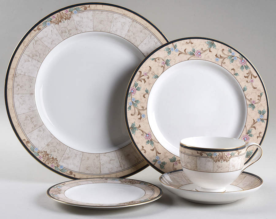 Loretto 5 Piece Place Setting by Noritake-1