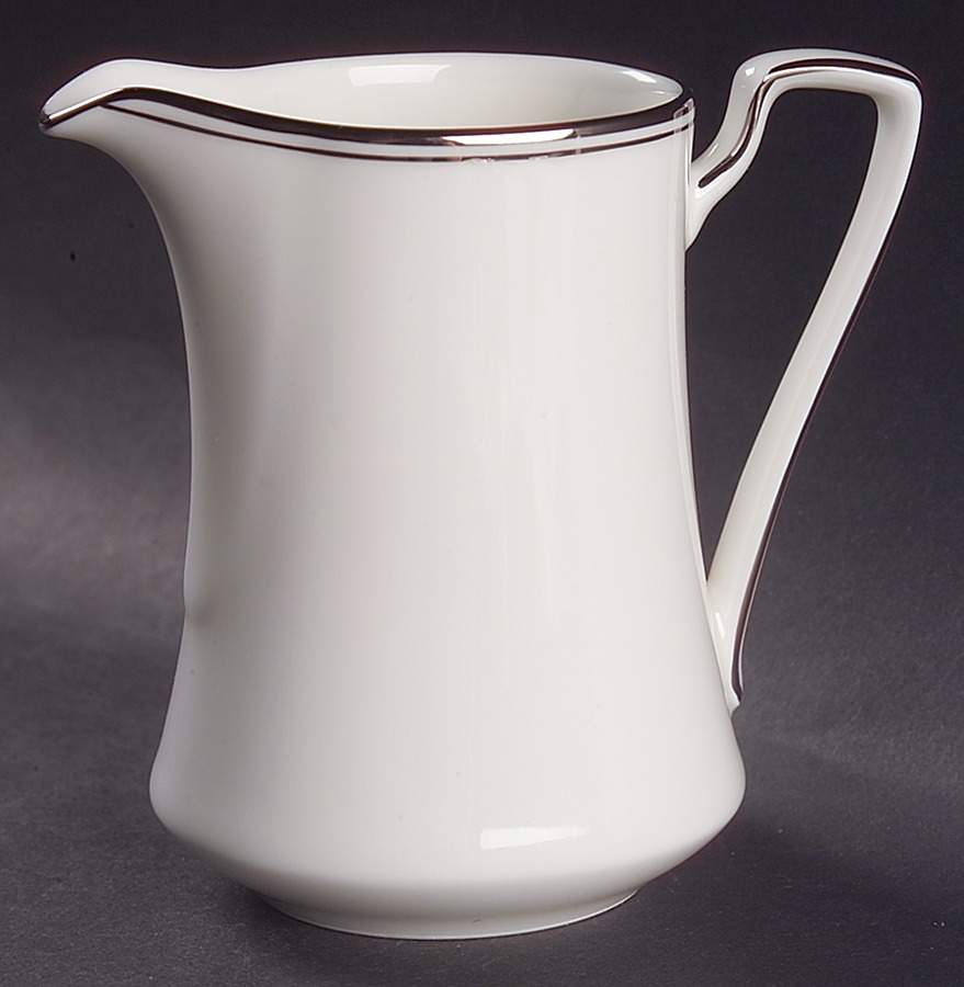 Platinum Traditions Creamer by Noritake-1