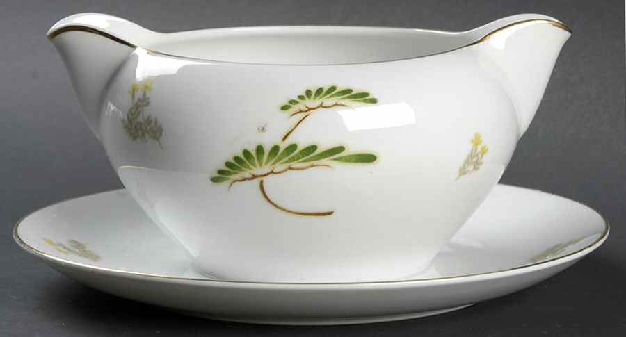 NAR31 Gravy Boat with Attached Underplate by Narumi-1