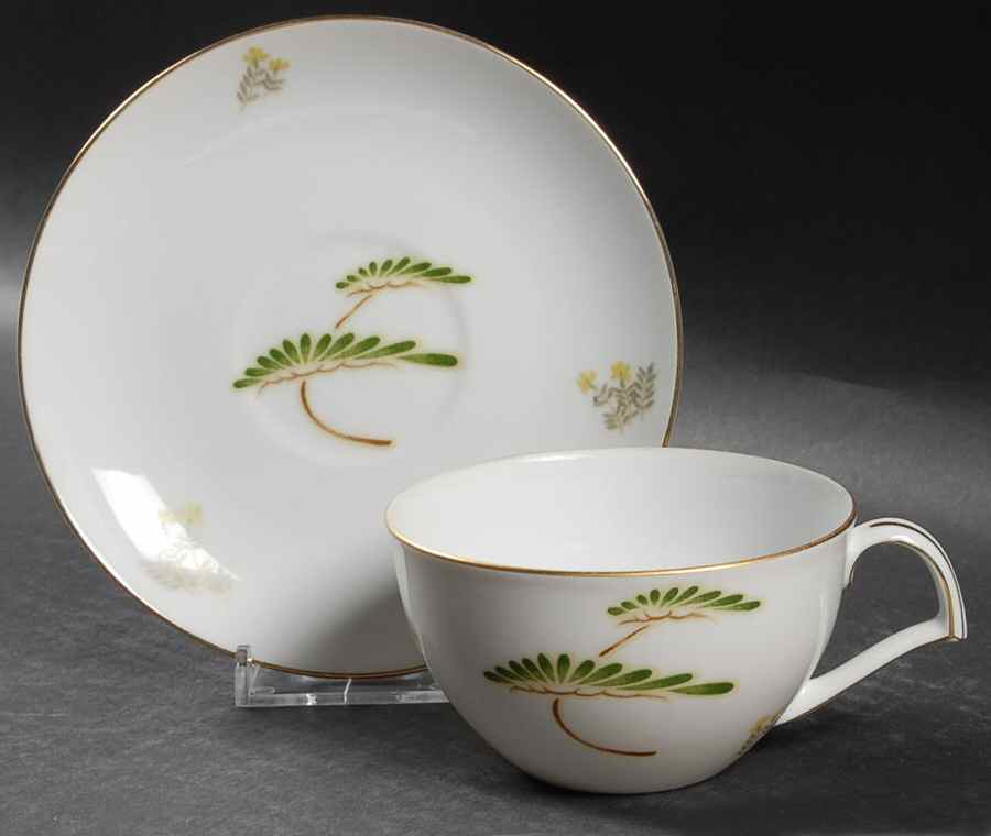 NAR31 Flat Cup & Saucer Set by Narumi-1