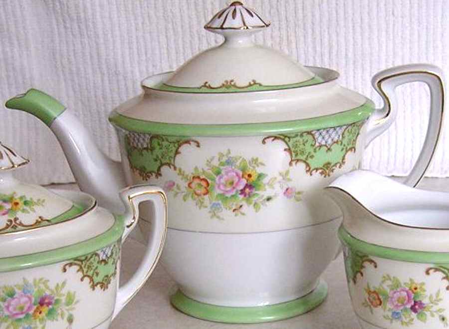 N1049 Teapot & Lid by Noritake-1