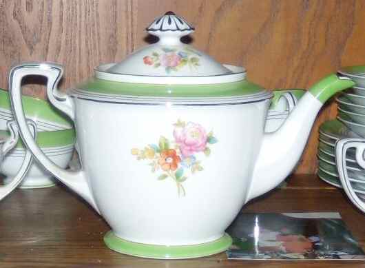 N1051 (Smooth) Teapot & Lid by Noritake-1
