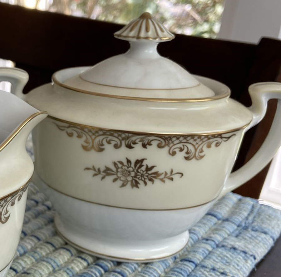 N1064 Sugar Bowl & Lid by Noritake-1