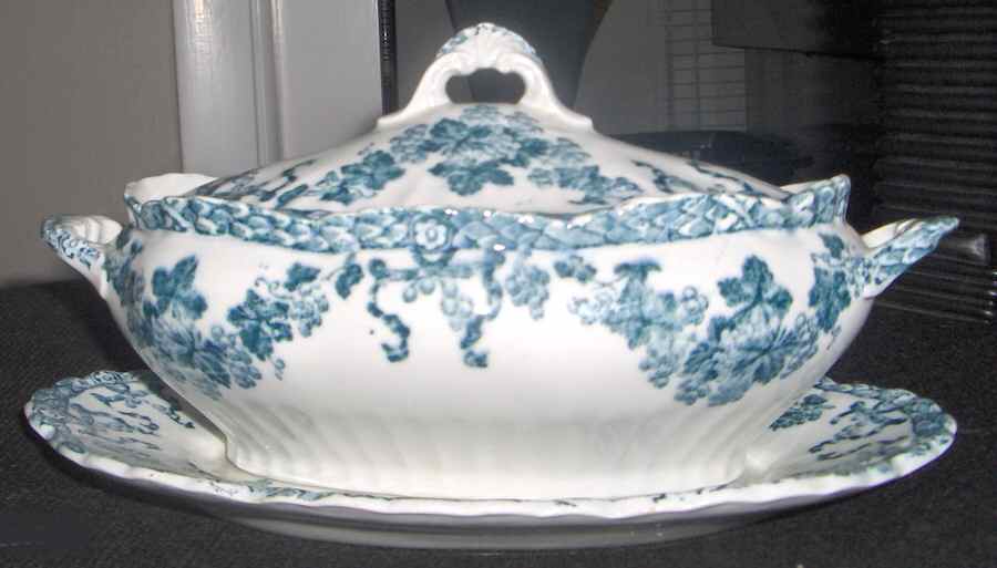 Vienna Oval Tureen & Lid with Underplate by New Wharf-1
