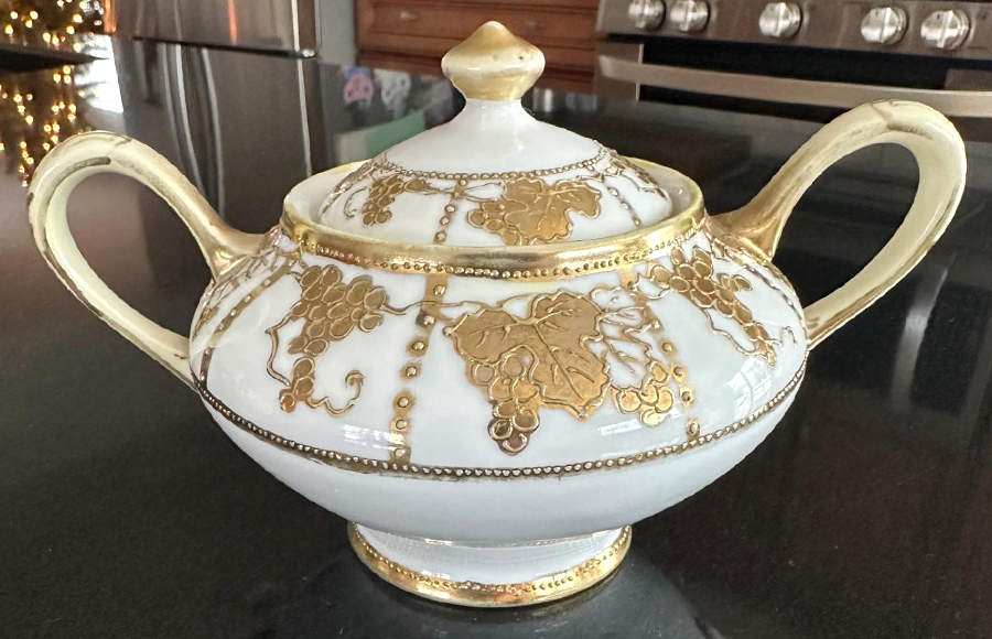 N1110 Sugar Bowl & Lid by Noritake-1