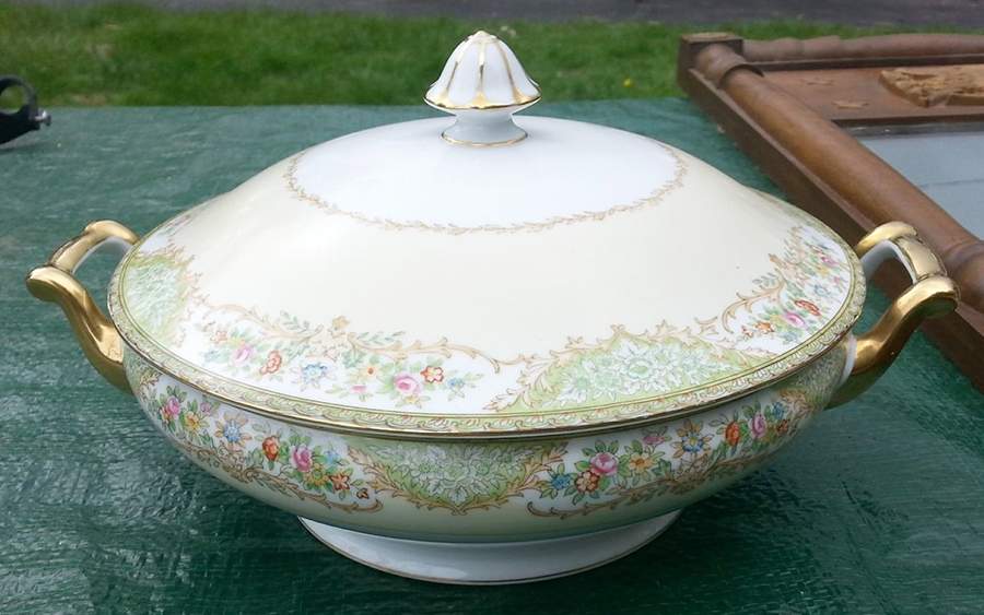 N1157 Round Covered Vegetable by Noritake-1