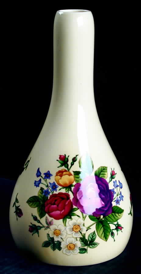Rose Garden 8" Vase by Nikko-1