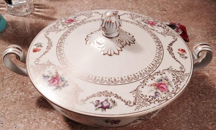 N1172 Round Covered Vegetable by Noritake-1