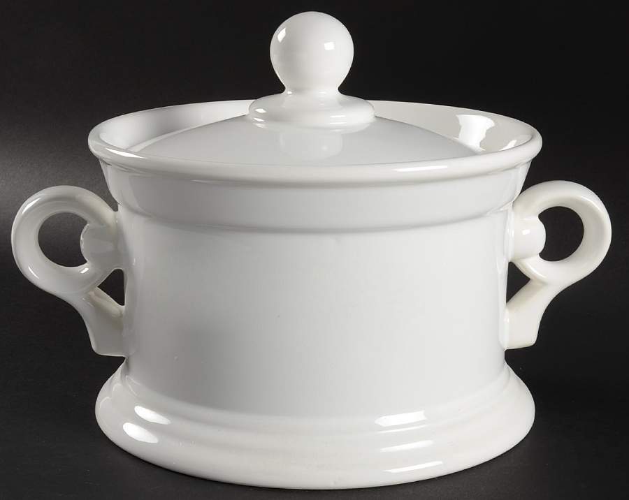 Coronado White 2.5 Qt Round Covered Casserole by Nancy Calhoun-1