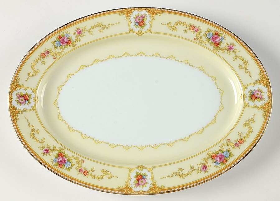 Allure 10" Oval Serving Platter by Noritake-1