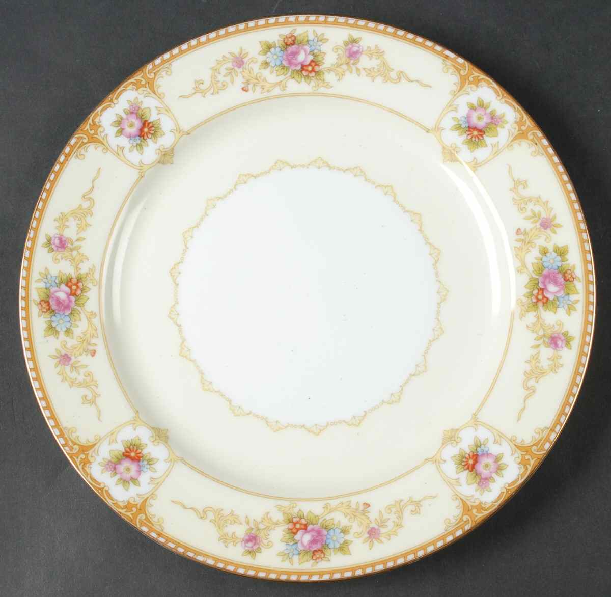 Allure Luncheon Plate by Noritake-1