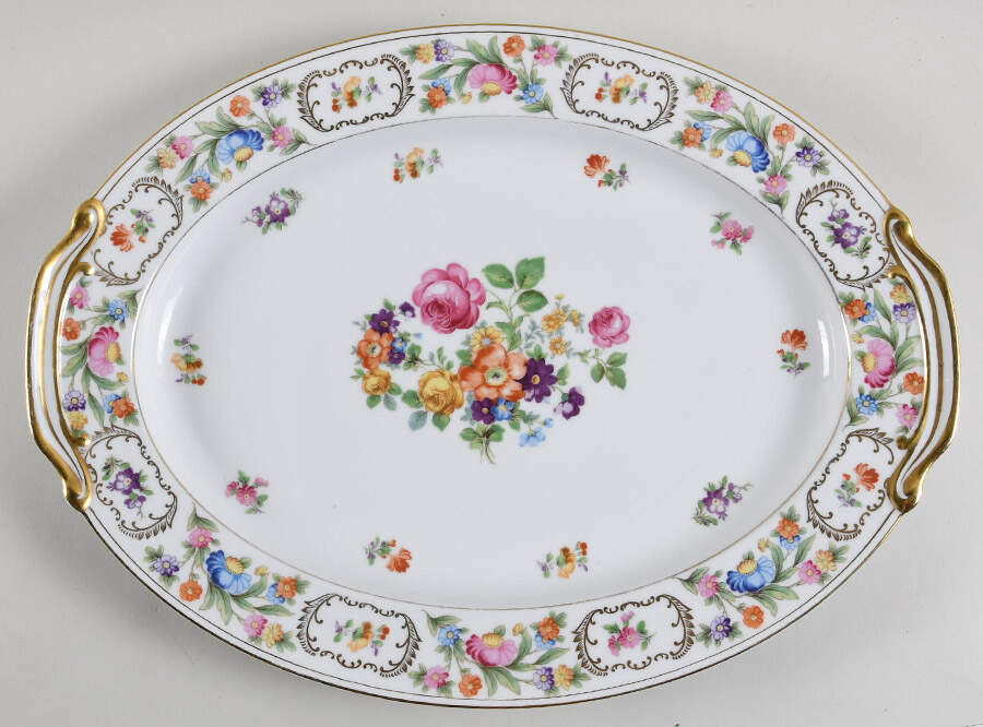 Dresalda 16" Oval Serving Platter by Noritake-1