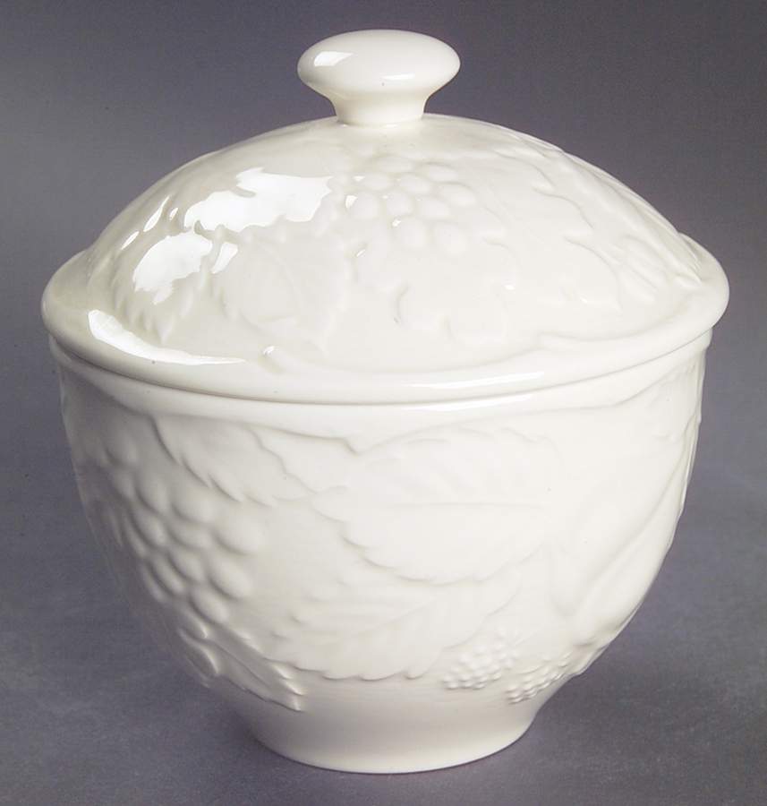 Woodbury Ivory Sugar Bowl & Lid by Nikko-1