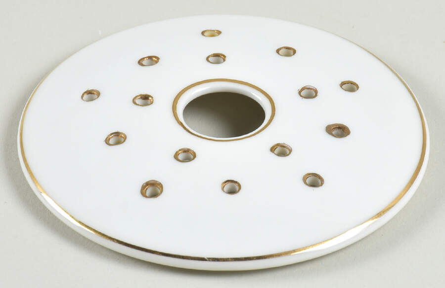 Fleurdor Round Butter Strainer by Noritake-1
