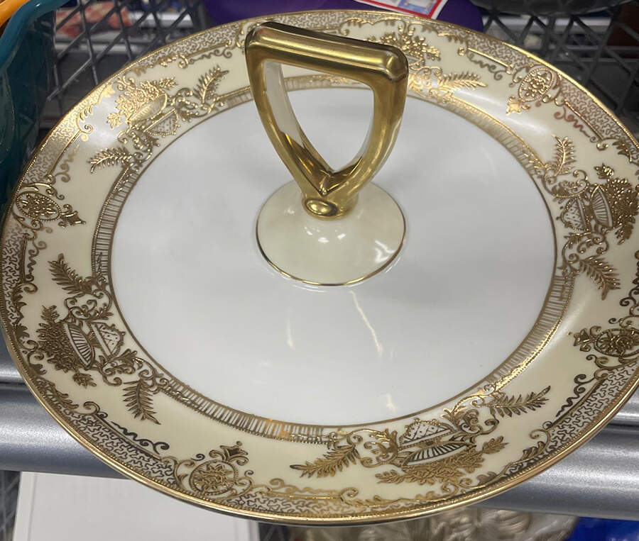 Fleurdor Round Serving Plate with Handle (DP) by Noritake-1