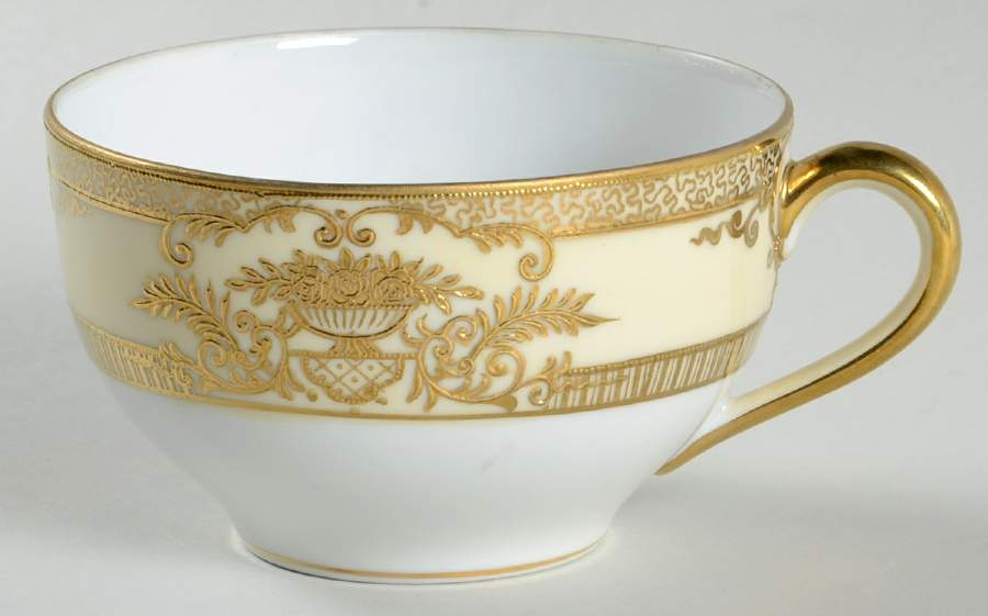 Fleurdor Oversized Cup by Noritake-1